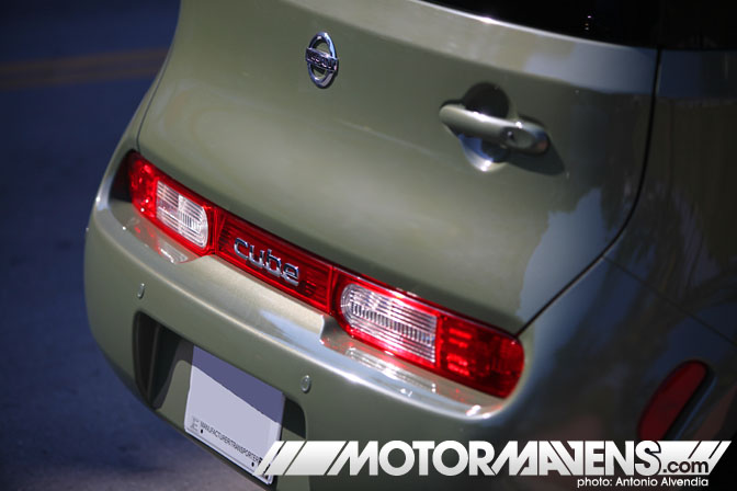 Nissan Cube rear taillights