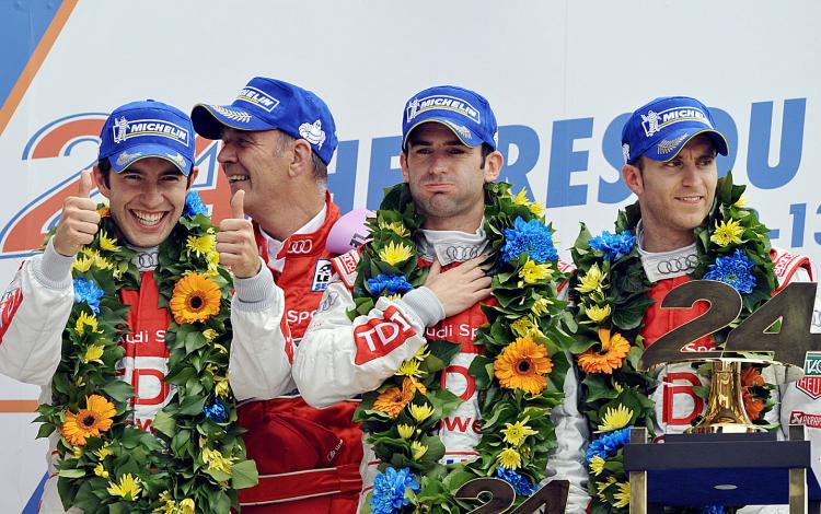 AUDI 24hr Le Mans 2010 Circuit De Sarthe Mulsanne audi #9 Mike Rockenfeller Romain Dumas Timo Bernhard Wolfang Ullrich